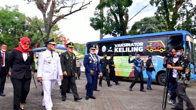 Pada Momentum HUT RI, Plt Gub Sulsel Lauching Mobile Vaksinator