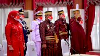 Berpakaian Adat Bugis, Plt Gub, Ketua DPRD dan Sekprov Sulsel Ikuti Upacara Detik-detik Proklamasi Kemerdekaan RI