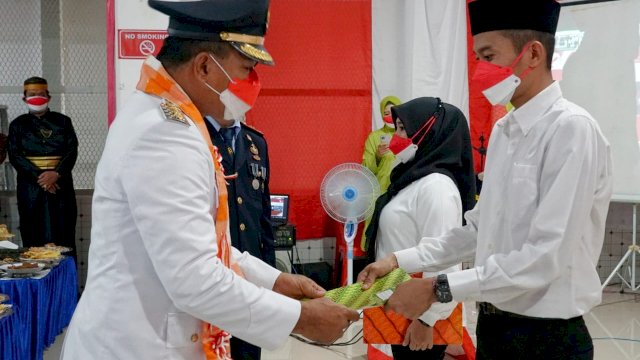 Bupati Bulukumba Serahkan Remisi Umum Untuk Narapidana Di Bulukumba Pada Perayaan Hut Ri Ke-76