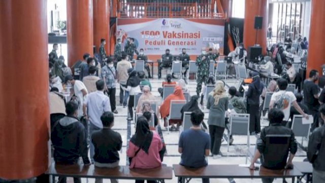 Program 1.500 Vaksinasi Peduli Generasi yang dilaksanakan Indonesian Islamic Youth Economic Forum (ISYEF) Sulsel bekerjasama dengan Rumah Sakit Ibu dan Anak (RSIA) Ananda Makassar, berjalan tertib. 