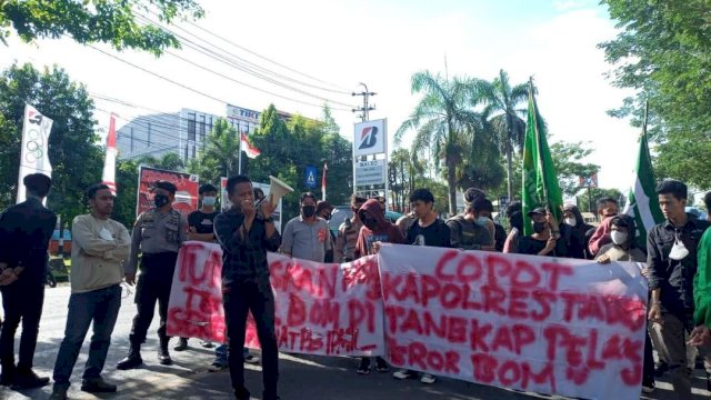 Aksi demonstrasi oleh PB IPMIL Raya, Kamis (19/8). 