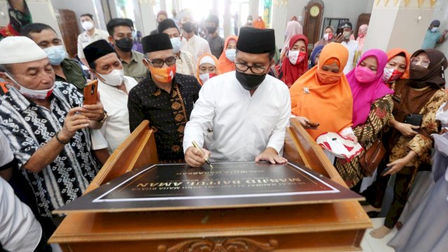 Resmikan Masjid Baitul Aman, Wali Kota Makassar Ingatkan Penerapan Protokol Kesehatan