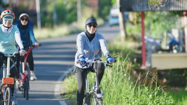 Istri Bupati ASA
