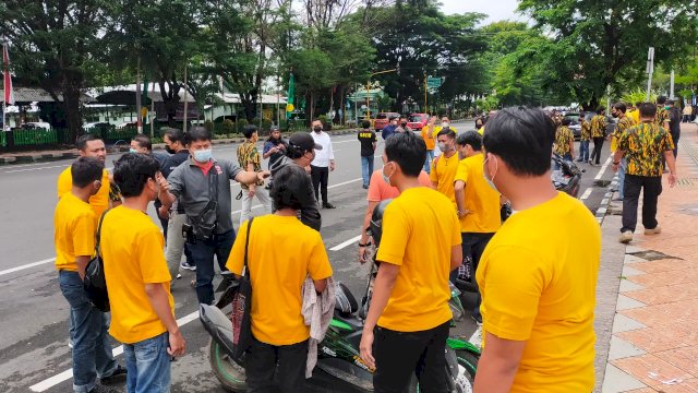 Massa AMPG dan Kader Golkar Tator Nyaris Adu Jotos di Arena Musda