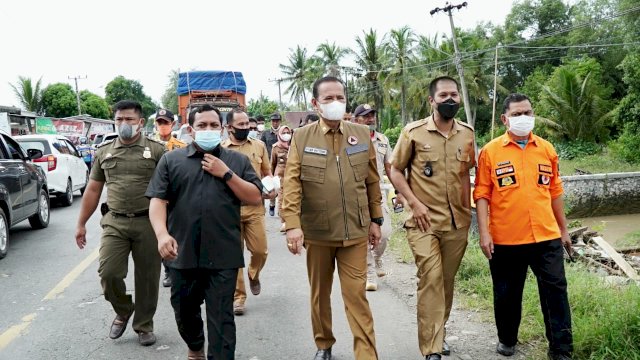 Tinjau Lokasi Pasca Banjir di Kec. Ponrang, Basmin Paparkan Penyebab Banjir