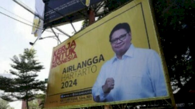 Baliho Airlangga Hartarto.