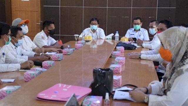Wakil Bupati Luwu Utara, Suaib Mansur, memimpin Rapat Koordinasi Indeks Inovasi Daerah dalam rangka persiapan mengikuti ajang Innovative Government Award (IGA) Kementerian Dalam Negeri (Kemendagri) Tahun 2021, Rabu, (18/8/2021), di Ruang Rapat Wakil Bupati. 