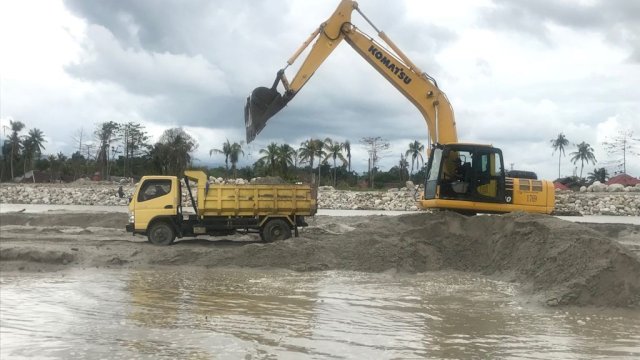 Pemerintah Lanjutkan Normalisasi Sungai Masamba