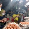 Fadjroel Rachman Bersama Istrinya Lebih Pilih Belanja di Pasar Tradisional Maricaya Makassar