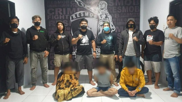 Para pelaku penipuan berkedok tukang hipnotis kandas di tangan aparat Polres Pinrang, Sulsel, Sabtu (4/9). 