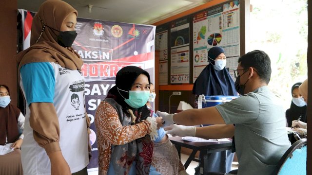 KPU Makassar Gelar Vaksinasi That Awal