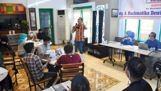 Anggota DPRD Sulsel Andi Rachmatika Dewi menggelar konsultasi publik tentang rancangan peraturan daerah (ranperda) terkait Sistem Pertanian Organik di Kedai Papaong, Minggu (5/9).