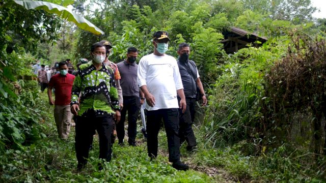 Masyarakat di Desa Benteng Alla, Kecamatan Baroko, Kabupaten Enrekang, kini bisa menikmati manfaat dari pompanisasi dan embung yang telah dibangun Pemprov Sulsel sejak tahun 2020 lalu. 