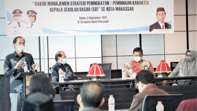 RL Buka Rapat Koordinasi Terkait Pembinaan Karakter Kepala Sekolah se-Kota Makassar