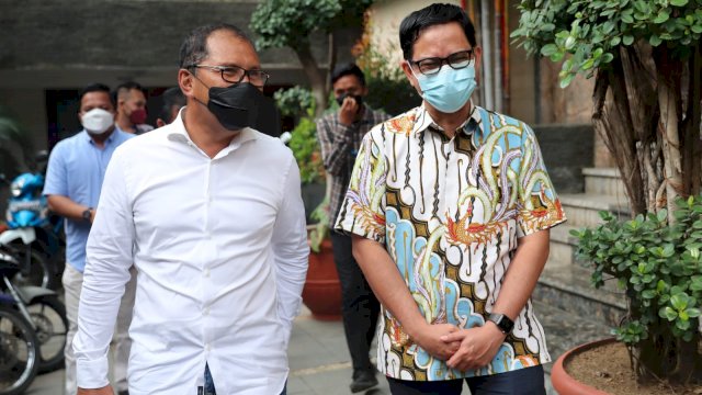 Wali Kota Makassar, Moh. Ramdhan &lsquo;Danny&rsquo; Pomanto menerima kunjungan Anggota KPU RI, Viryan Azis di kediaman pribadinya, Jalan Amirullah, Sabtu (11/9/21).