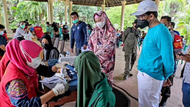 Partai Gelora Makassar menggelar kegiatan Gebyar Vaksin Gelora Indonesia. Kegiatan ini merupakan Vaksinasi Gratis untuk masyarakat Kota Makassar. Gebyar Vaksin Gelora ini diinisiasi pengurus dalam rangka memutus rantai penyebaran virus corona.