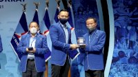 Disaksikan Puluhan Ribu Kader, Demokrat Berikan Penghargaan ke 35 Senior Partai