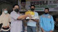 Lagi, Abang Fauzi Bagi 200 Paket Sembako Untuk Penyintas Banjir Bandang di Radda