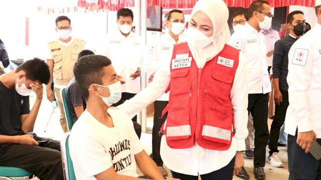 Bupati Luwu Utara Indah Putri Indriani melaunching Serbuan Vaksin Pemuda (Jumat, 17/09/2021) di Markas PMI Luwu Utara.