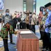 Rakorwasda 2021, Bupati Lutra Dikukuhkan Jadi Dewan Pembina AAIPI 2021 &ndash; 2024