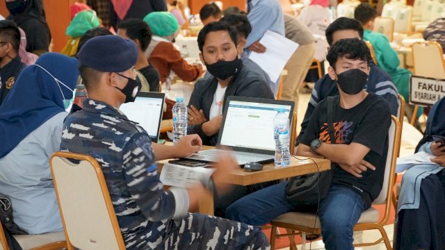 Pangkalan Utama TNI Angkatan Laut VI Selenggarakan Vaksinasi di UIN Alauddin