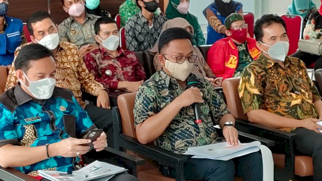 Bupati Bantaeng, DR Ilham Azikin memaparkan capaian Sanitasi Total Berbasis Masyarakat (STBM) dalam setahun terakhir. 