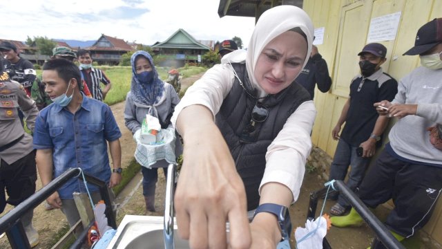 Bupati IDP Resmikan Pembangunan Program Penyediaan Air Bersih