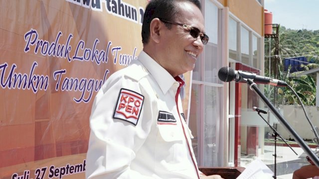 Bupati Luwu, Dr H Basmin Mattayang secara resmi membuka kegiatan Pekan Produk UMKM tahun 2021 di Sentra Industri Kecil dan Menengah (IKM) Barambing, Desa Buntu Kunyi Kecamatan Suli, Senin (27/9/2021)