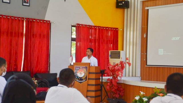 Bupati Bantaeng, DR Ilham Azikin menjadi narasumber pada pendidikan dan pelatihan dasar Golongan III di Badan Pengembangan Sumber Daya Manusia (BPSDM) Sulsel, Senin, 27 September 2021. Dalam kesempatan itu, dia menitipkan sejumlah pesan untuk ASN yang memberikan pengabdian kepada negara.