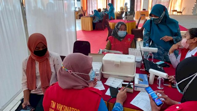 Vaksinasi Serentak 24 Kabupaten/Kota di Sulsel Target 300 Ribu Warga