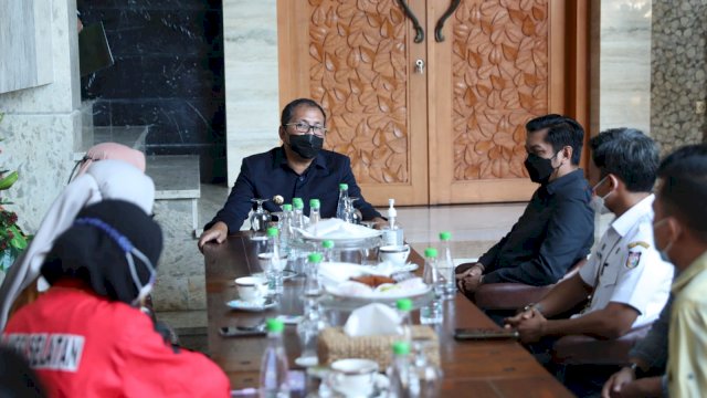Jelang PON XX, Danny Beri Motivasi Atlet Anggar