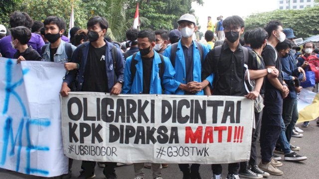 Selain Minta Jokowi Tanggung Jawab Atas Pelemahan KPK, BEM SI Juga Tuntut Firli Bahuri Mundur