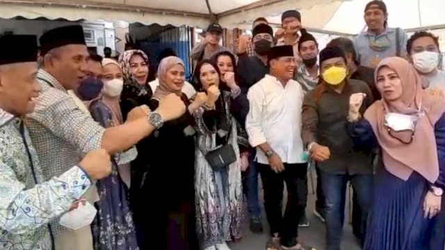 Nurdin Halid Foto Bersama Dengan Sejumlah Pengurus Golkar Sulsel 