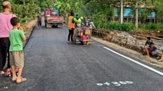 21 Tahun Menderita Akibat Jalan Rusak, Warga Kampala Sinjai Timur Akhirnya Menikmati Aspal Mulus di Masa Kepemimpinan Bupati ASA