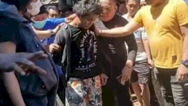 Penangkapan pelaku pembakaran masjid Raya Makassar.