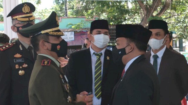 Peringati HUT TNI, Bupati Bantaeng Lepas Bantuan TNI ke Masyarakat