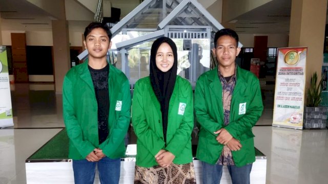 3 Mahasiswa UIN Alauddin Raih Juara II Debat Bahasa Arab di Poros Intim