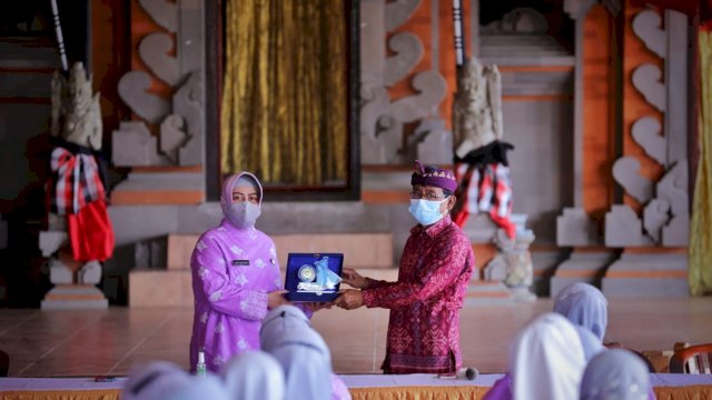 Ketua TP PKK Makassar, Kunjungi Desa Penglipuran, Desa Terbersih ke 3 Dunia