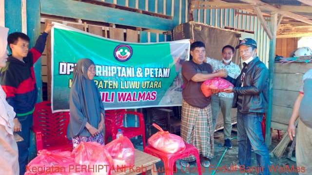 Usung Misi Bersatu Peduli dan Mandiri Untuk Kemanusiaan, Perhiptani Luwu Utara Salurkan Bantuan Bencana di Walmas