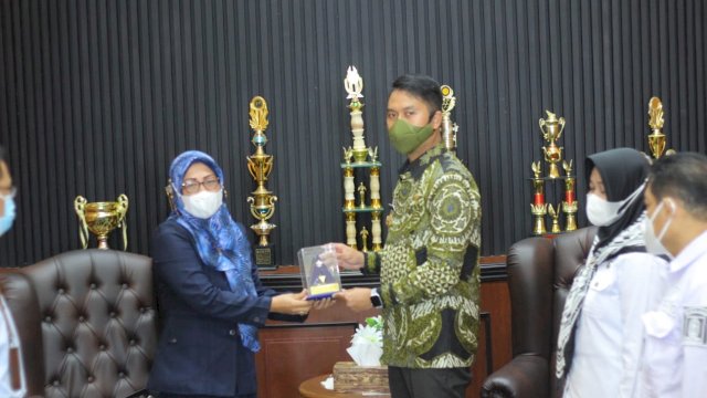 Menkeu Sri Mulyani Beri Penghargaan untuk Bupati ASA