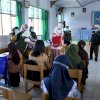 PMI Lanjutkan Roadshow Vaksinasi Pelajar di SMPN 4 Masamba, 108 Pelajar Disuntik Vaksin COVID-19
