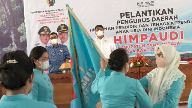 Majdah Resmi Lantik Pengurus Himpaudi Tana Toraja 2021-2025