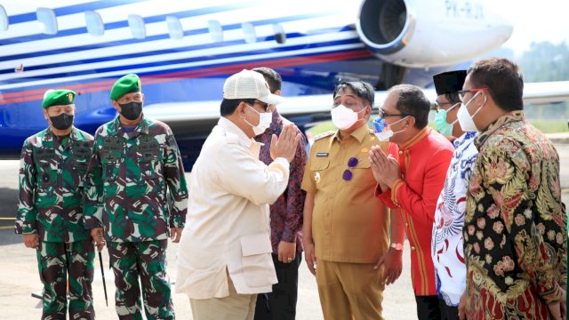 Wali Kota Danny Dampingi Menhan RI Prabowo Subianto Beri Kuliah Umum Mahasiswa UKI Toraja