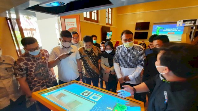 Legislator Kabupaten Bone diterima oleh Sekdisbudpar Sulsel, Jumat (22/10). | ambae.