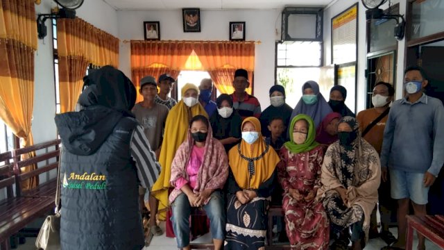 Andalan Sulsel Peduli Bersama Siswa dan Guru di Pinrang Bantu Korban Puting Beliung
