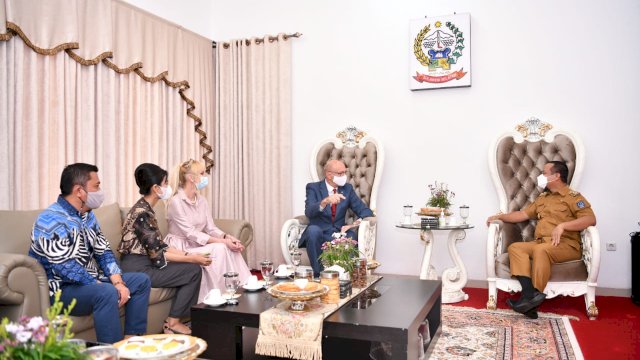 Dubes Republik Ceko Temui Plt Gub Sulsel, Bicarakan Potensi Alam