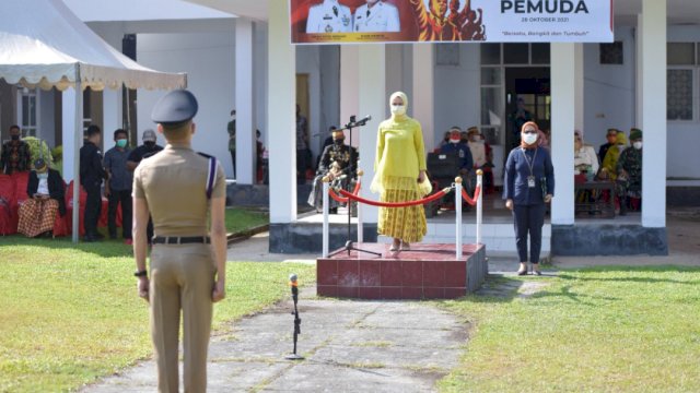 Berpakaian Adat, Upacara Hari Sumpah Pemuda di Lutra Berlangsung dengan Prokes Ketat