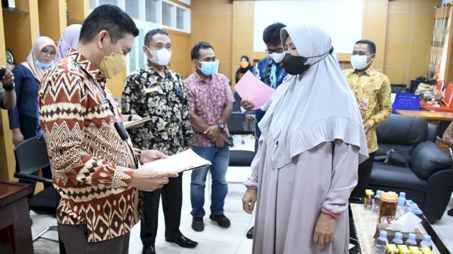 Hari Sumpah Pemuda, 6 PNS Luwu Utara Terima SK Pensiun