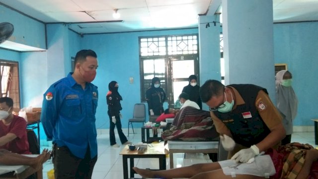 Peringati Hari Sumpah Pemuda, KNPI Makassar dan Baznas Laksanakan Sunatan Massal, Diikuti 100-an Anak