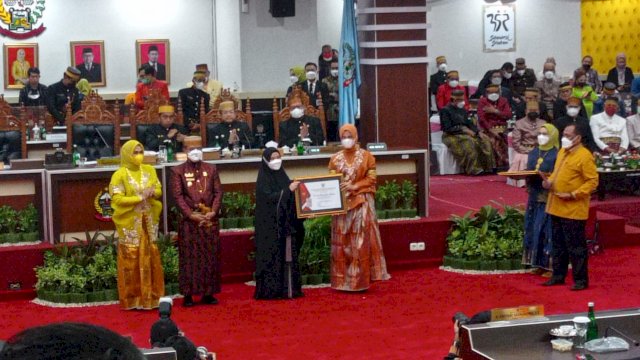 Tiga Ketua TP PKK Kabupaten Raih Penghargaan di HUT Sulsel ke 352